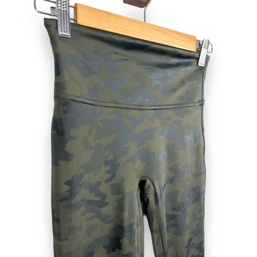 Spanx Leggings Womens Small Camo Faux Leather Green Black High Rise - Picture 6 of 12